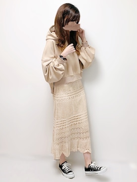 「NEUNA（ヌナ）のウエストゴムシアーニットロングスカート（スカート）」を使った、aikoさん（レディース・165cm）の冬コーディネート