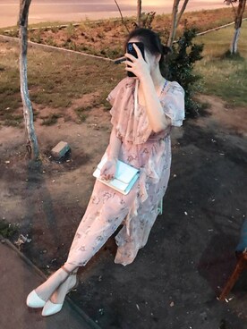 「SWAROVSKI（スワロフスキー）のアイテム（財布/小物）」を使った、Nastya さん（レディース・162cm）の夏コーディネート