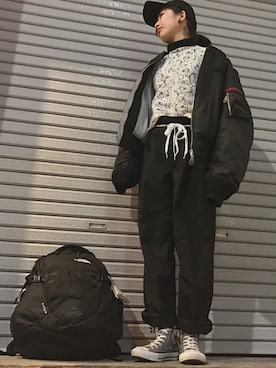 「黒リュック」｜「アイテム（ナイロンジャケット）」を使った、rionaさん（レディース・163cm）の冬コーディネート