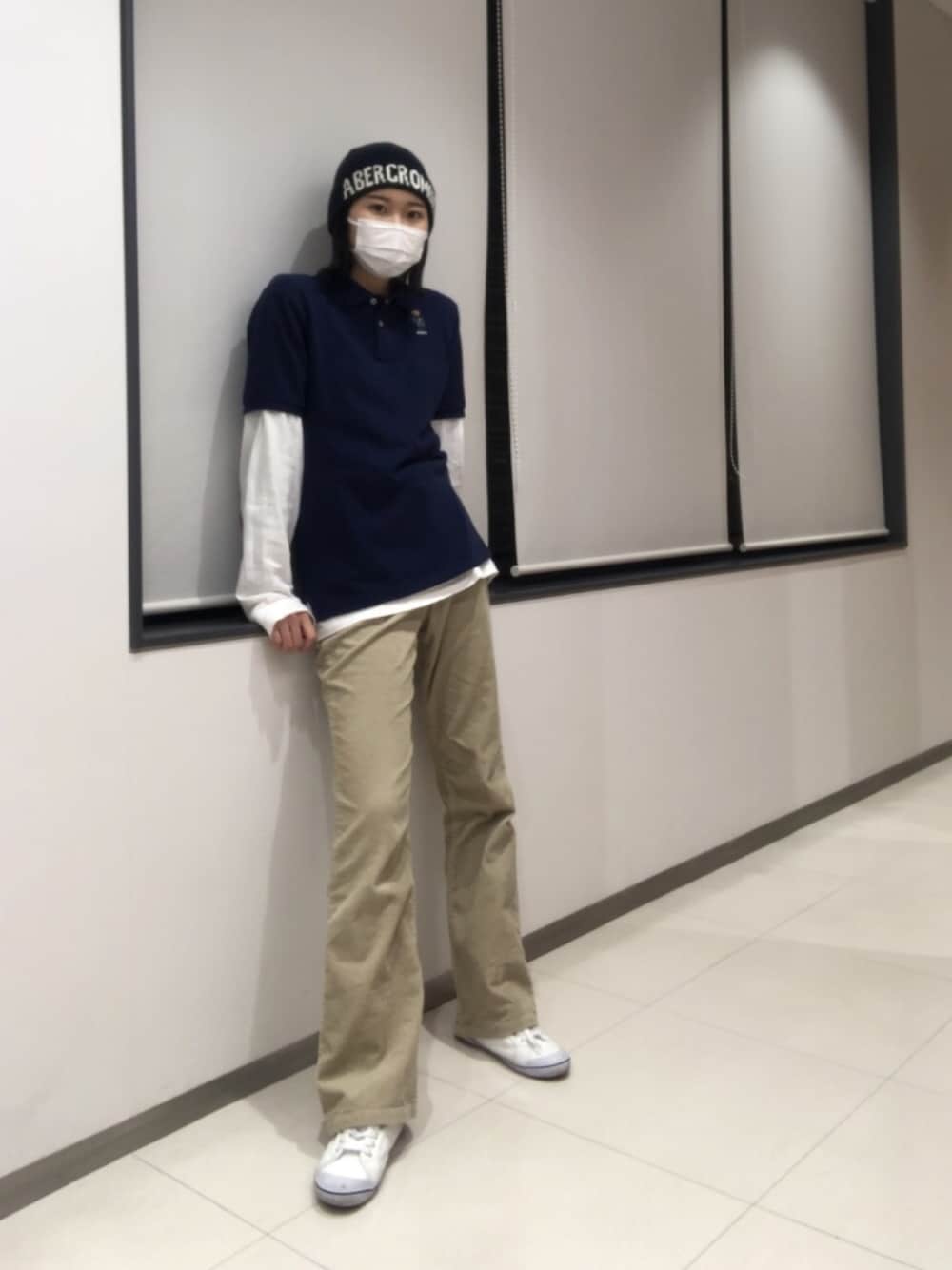 「POLO RALPH LAURENのアイテム（ポロシャツ、ブルー系）」を使った、Sharonさん（レディース・162cm）の冬コーディネートの1枚目の写真