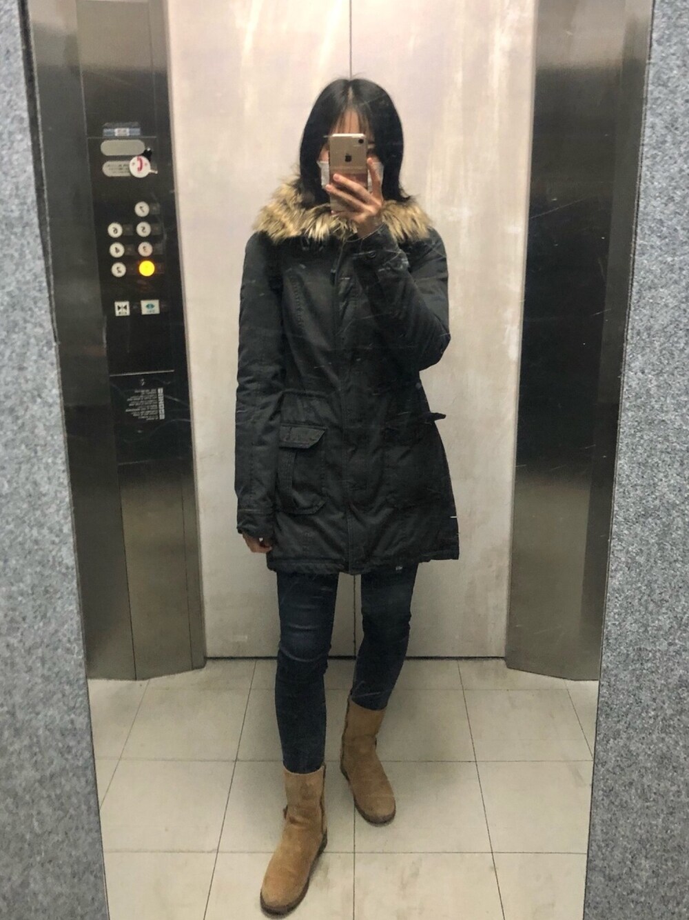 「Abercrombie&Fitchの紺とグレーの間くらいの色（ジャケット/アウター、ブルー系）」を使った、Sharonさん（レディース・162cm）の冬コーディネートの1枚目の写真
