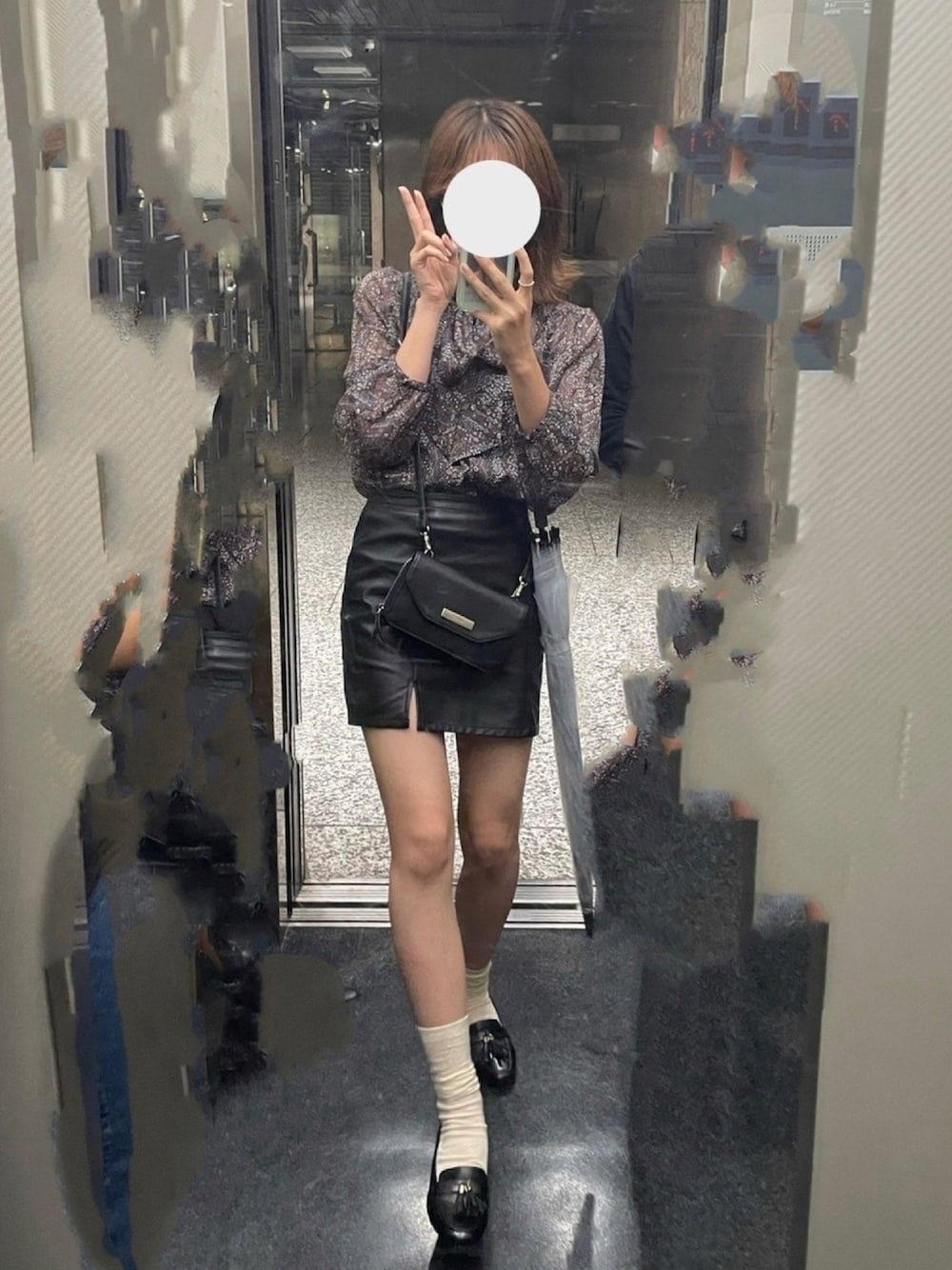 「FOREVER 21のアイテム（スカート、ブラック系）」を使った、Sharonさん（レディース・162cm）の夏コーディネートの1枚目の写真