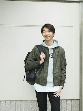 「MIND BLOW（マインドブロウ）のアイテム」を使った、べーやん　＆meitetu  staffさん（メンズ・179cm）の春コーディネート