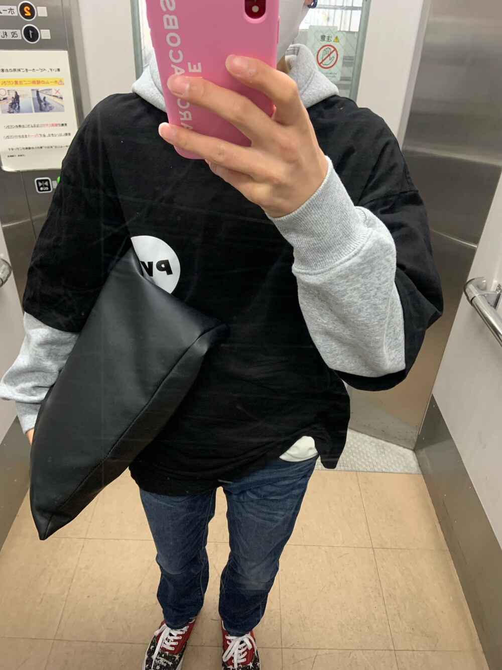 「GU、PIVOTDOOR、pivot_door、STUDIOSEVEN、Levi's、いいね、save、フォローお願いします🤑、フォロー返します、低身長」｜「PIVOTDOORのアイテム（Tシャツ/カットソー、ブラック系）」を使った、Yuto_kgインスタフォローお願い！さん（メンズ・160cm）の春コーディネートの1枚目の写真