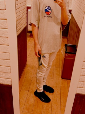 「adidas×gosharubchinskiyのアイテム（その他パンツ、ホワイト系）」を使った、souya3109さん（メンズ・179cm）の秋コーディネート