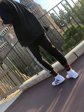 「UNIQLO（ユニクロ）のアイテム（Tシャツ/カットソー、ブラック系）」を使った、souya3109さん（メンズ・179cm）の秋コーディネート