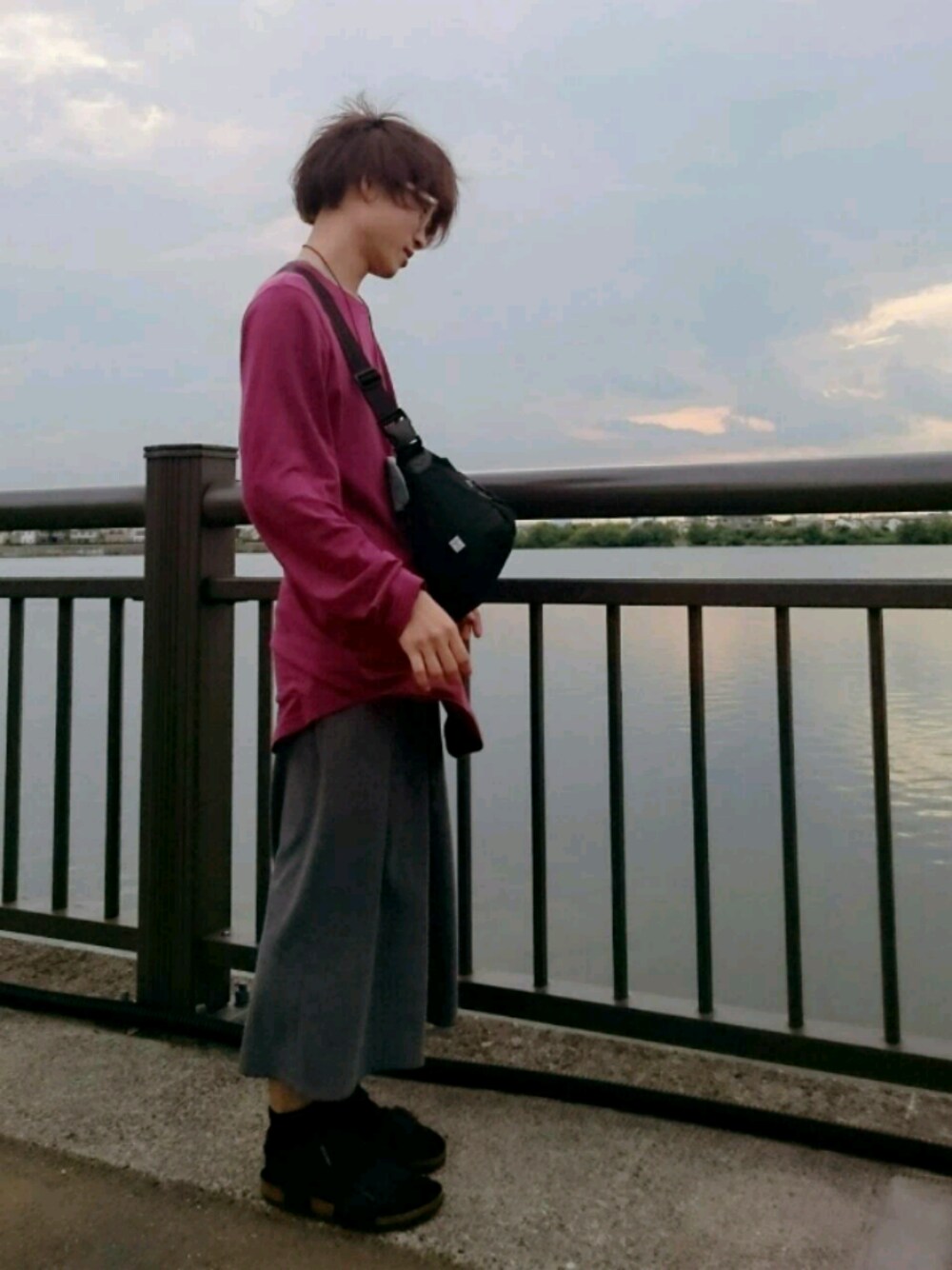 「金子眼鏡、ゆるコーデ、シンプルスタイル、イージーパンツ、ショルダーバッグ、as2ov、サンダル×靴下」｜「BIRKENSTOCKのBirkenstock Milano Slingback Sandal（サンダル、ブラック系）」を使った、ロキくんさん（メンズ・168cm）の夏コーディネートの1枚目の写真