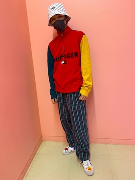 「TOMMY HILFIGER（トミーヒルフィガー）のアイテム（スウェット）」を使った、TAIYOさん（メンズ・174cm）の秋コーディネート