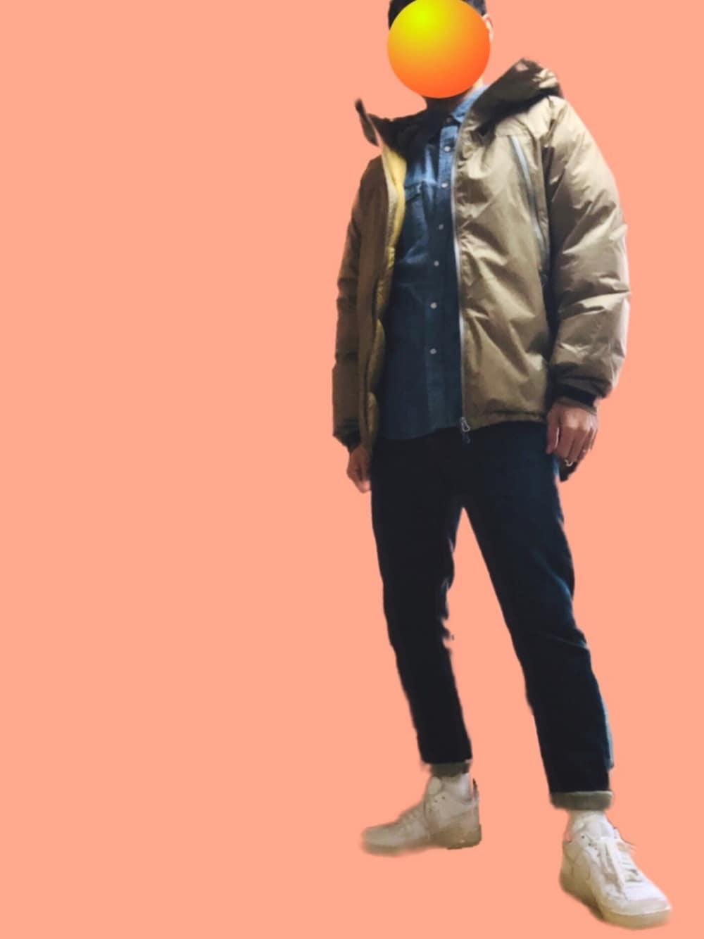 「NANGA、アーバンリサーチ、zozoデニム、American Eagle、ユニクロ、ナイキ、エアフォースワン、ダウンジャケット、白スニーカー、デニム」｜「NANGAのNANGA×URBAN RESEARCH iD　AURORA 3LAYER DOWN BLOUSON（ダウンジャケット/コート、ベージュ系）」を使った、ポキB@ユニクロ勉強家(相互)さん（メンズ・167cm）の秋コーディネートの1枚目の写真