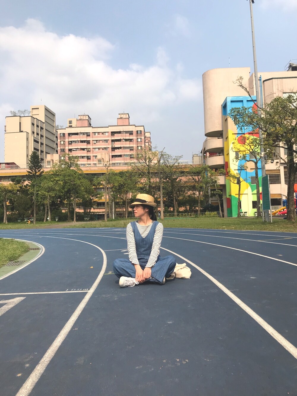「UNIQLOのアイテム（その他トップス、ホワイト系）」を使った、wen  wenさん（レディース・163cm）の春コーディネートの1枚目の写真