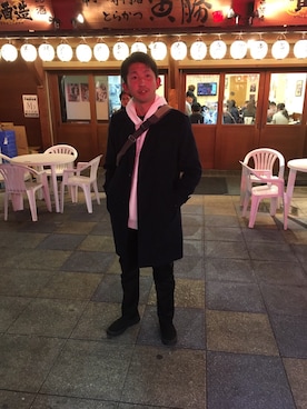 「大阪」｜「アイテム（ステンカラーコート）」を使った、こばやし けんたさん（メンズ・178cm）の冬コーディネート