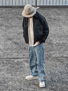 「ホワイトスニーカー」｜「アイテム（ブルゾン）」を使った、𝕳𝖎𝖗𝖔さん（メンズ・185cm）の春コーディネート