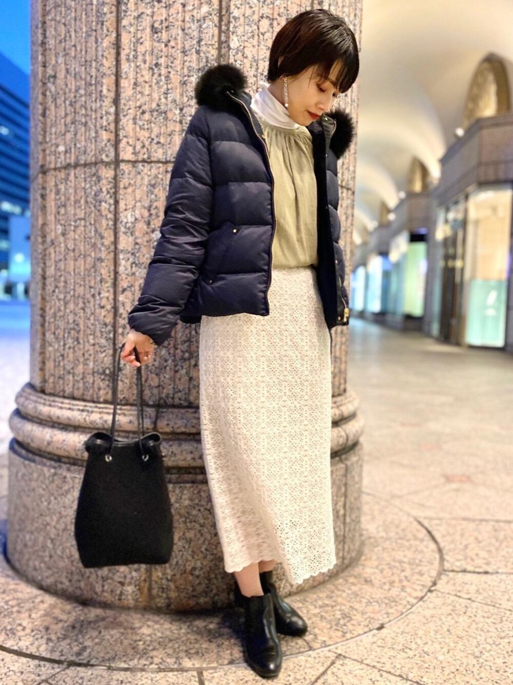 「レイヤードスタイル、大人カジュアル、ブーツスタイル、くすみカラー、一押しのアウタースタイル、秋冬に気になるボアアイテム」｜「green label relaxingのSC ベアテン タートルネック プルオーバー（Tシャツ/カットソー、ホワイト系）」を使った、Araya_ｍさん（レディース・161cm）の冬コーディネートの1枚目の写真