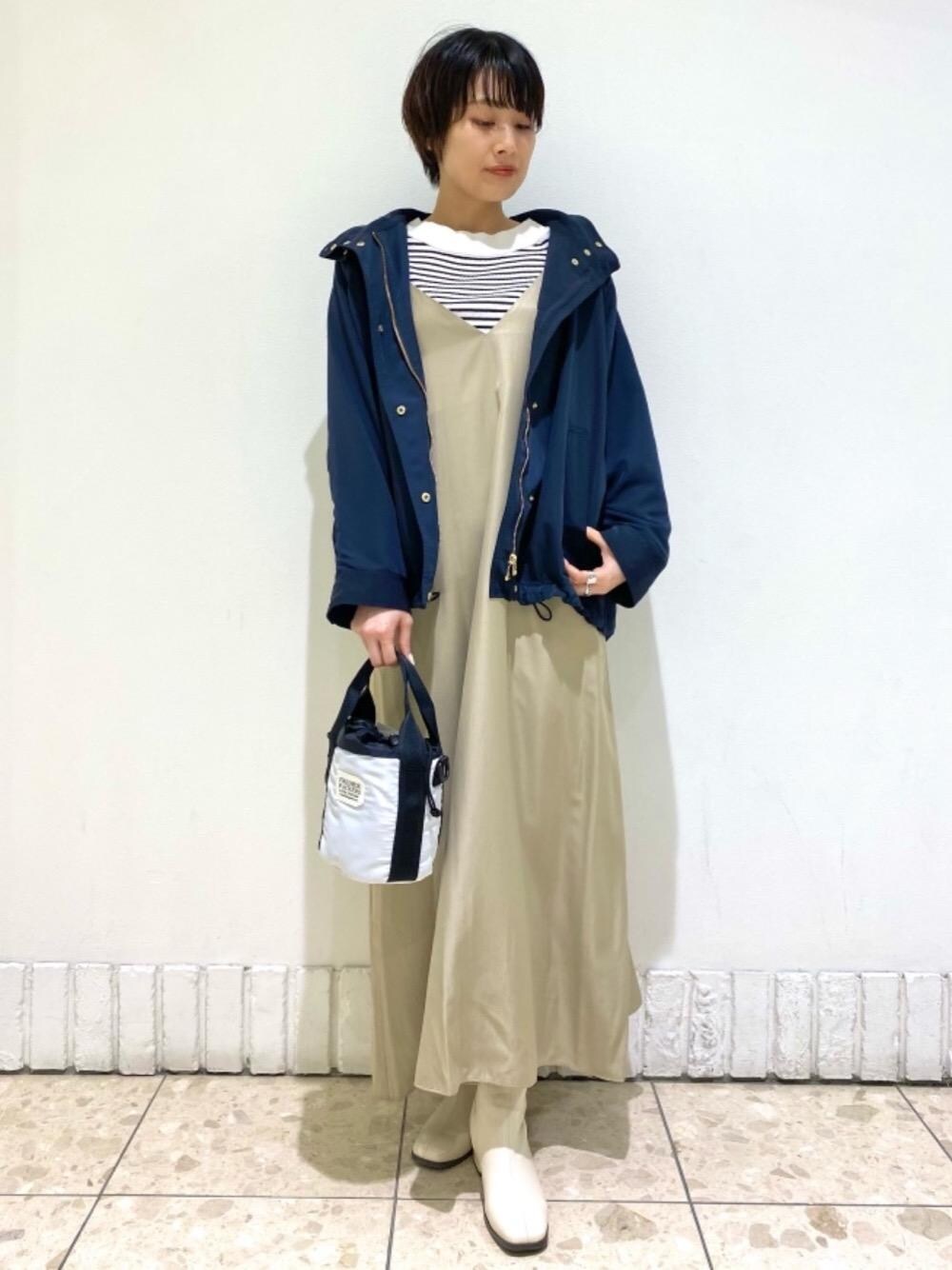 「ワンピース、大人カジュアル、casual、春コートスタイル、RELAX、ブーツスタイル、くすみカラー、一押しのアウタースタイル、レイヤードスタイル」｜「green label relaxingの◆SC ルーズ ドルマン ブルゾン（ブルゾン、ブルー系）」を使った、Araya_ｍさん（レディース・161cm）の冬コーディネートの1枚目の写真
