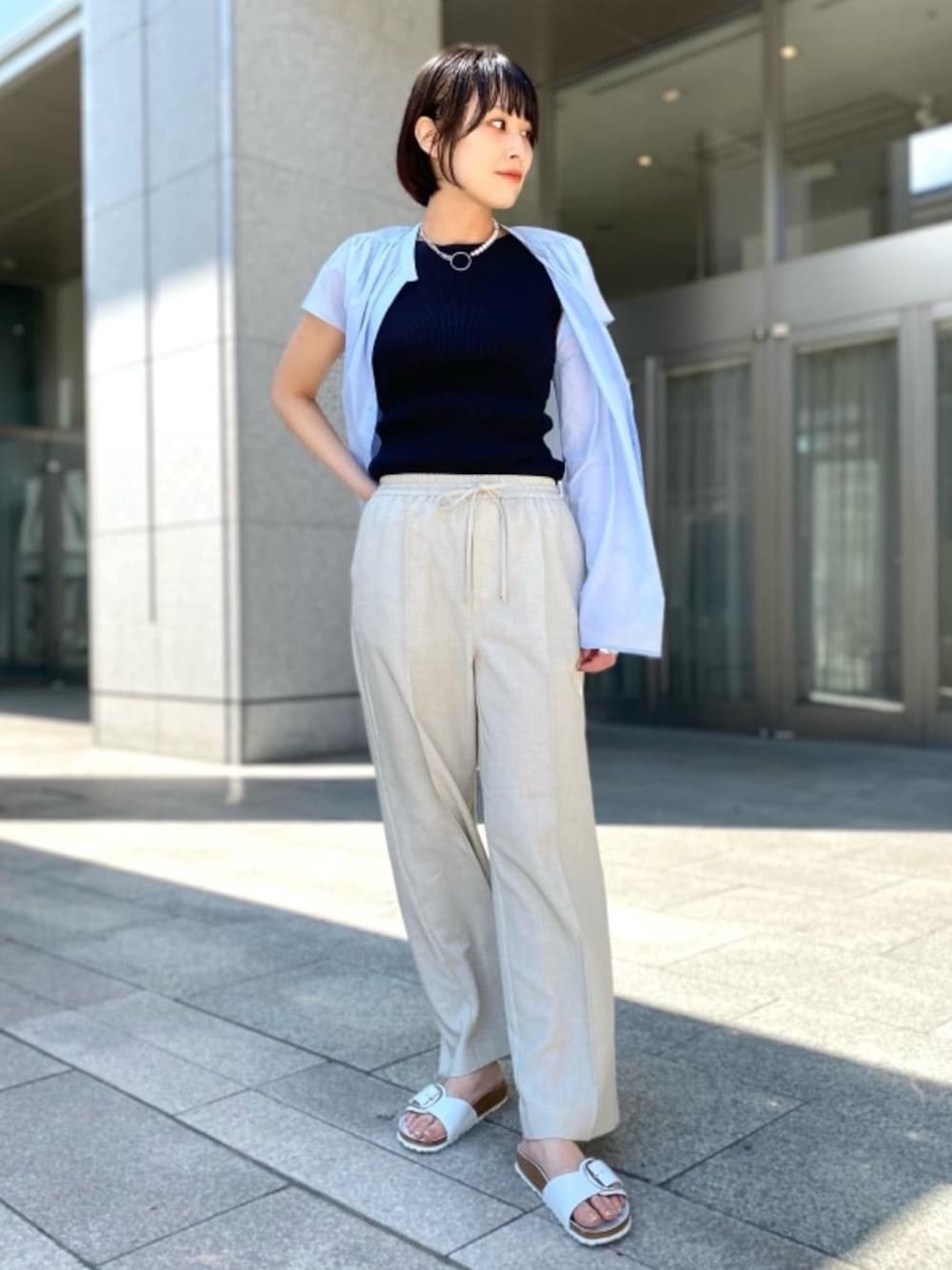 「トレンド、リラックス、シューズ、シャツ/ブラウス、Tシャツ/カットソー、ぱんつ、□骨格ウェーブ、☆イージーパンツ、☆シアー素材、☆この夏取り入れたいアメスリトップス」｜「green label relaxingの◆FM スラブ オックス フレア パンツ（その他パンツ、ベージュ系）」を使った、Araya_ｍさん（レディース・161cm）の夏コーディネートの1枚目の写真