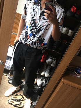 「Guess（ゲス）のアイテム（シャツ/ブラウス）」を使った、宮坂旭さん（メンズ・183cm）の夏コーディネート