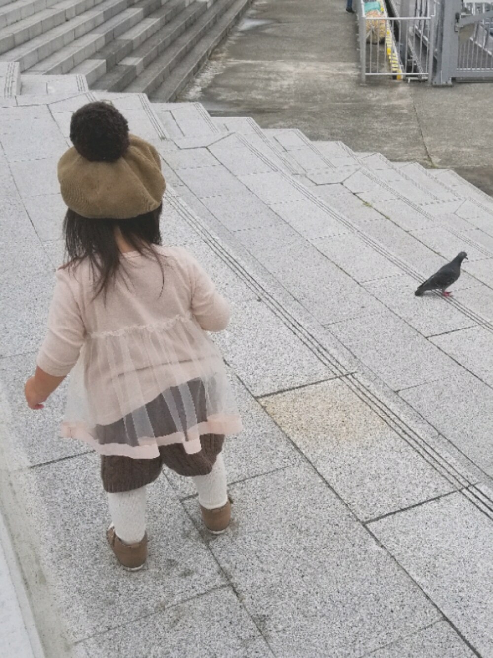 「秋のコーデ、2歳3ヶ月」｜「赤ちゃん本舗のアイテム（帽子、ブラウン系）」を使った、ほっぺちゃん☆さん（キッズ・80cm）の秋コーディネートの1枚目の写真