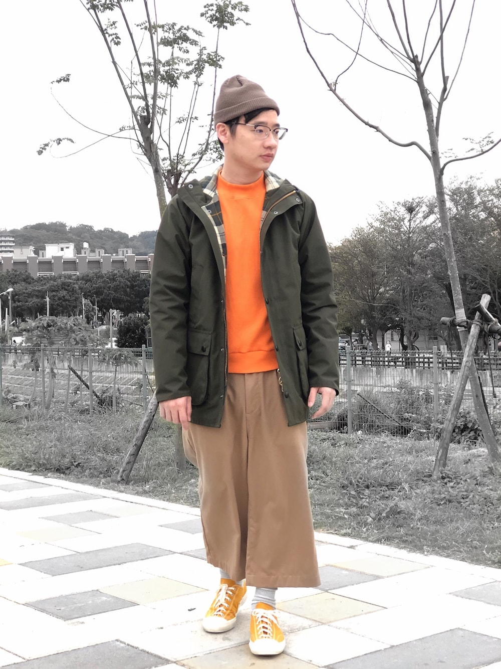 「plain-meのアイテム（Tシャツ/カットソー、オレンジ系）」を使った、timerさん（メンズ・170cm）の冬コーディネートの1枚目の写真