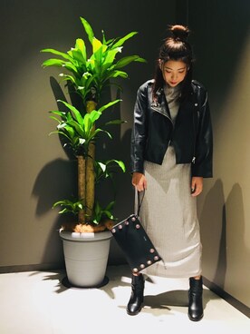 「タイト」｜「アイテム（ライダースジャケット）」を使った、まやさん（レディース・165cm）の秋コーディネート
