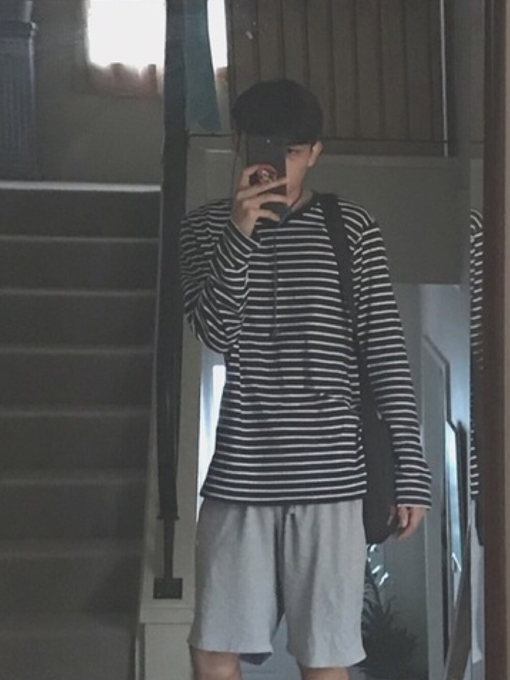 「summer、stripe、NIKE」｜「ascolorのアイテム（その他トップス、ブラック系）」を使った、Felix Niocenaさん（メンズ・175cm）の冬コーディネートの1枚目の写真