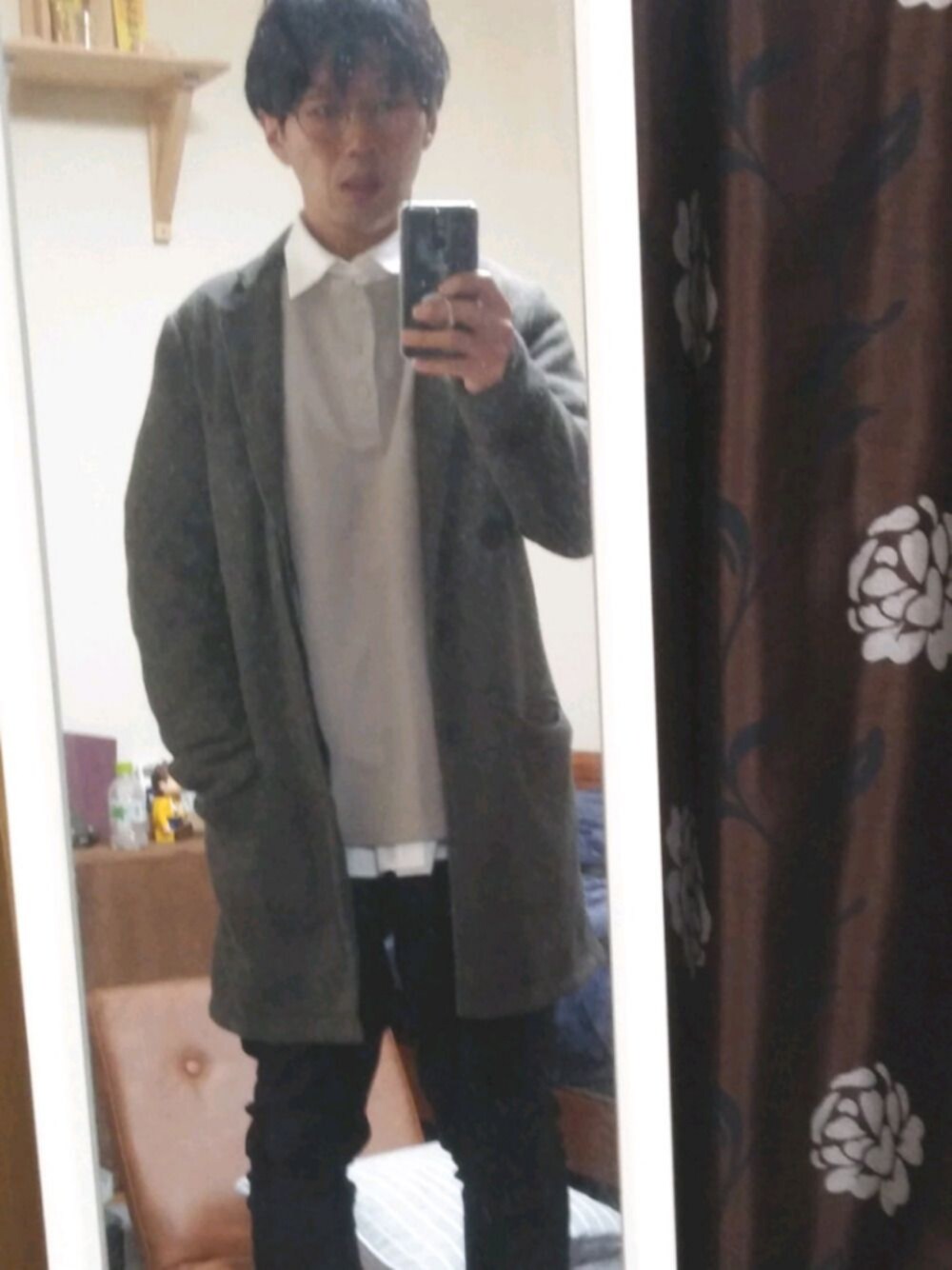 「UNIQLOのアイテム（パンツ、ブラック系）」を使った、ajtpgmwtamwgさん（メンズ・100cm）の冬コーディネートの1枚目の写真
