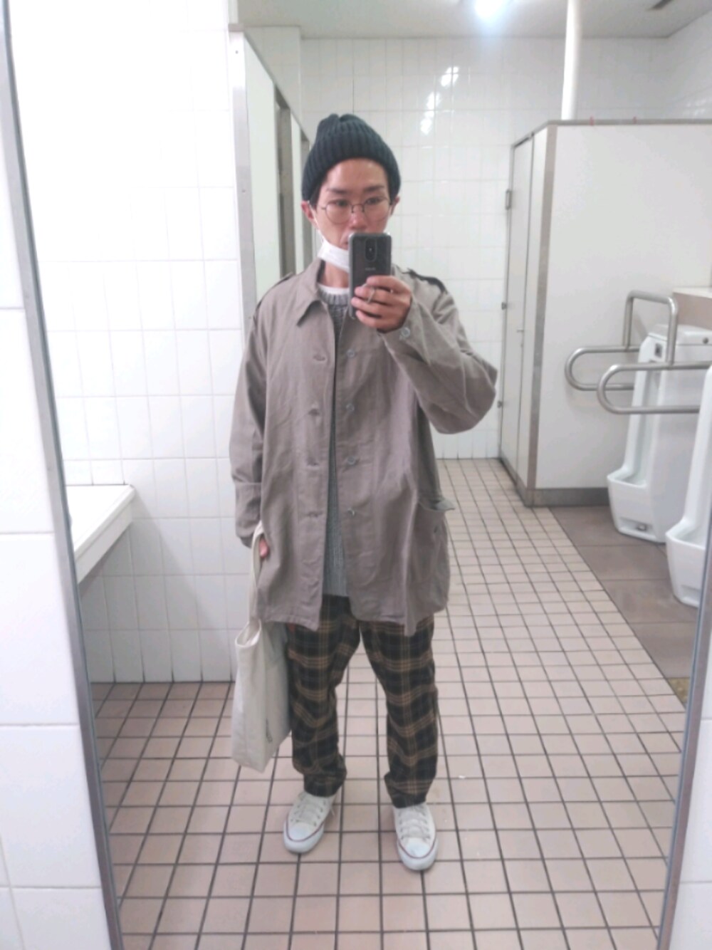 「靴下屋のアイテム（パンツ、その他）」を使った、ajtpgmwtamwgさん（メンズ・110cm）の春コーディネートの1枚目の写真