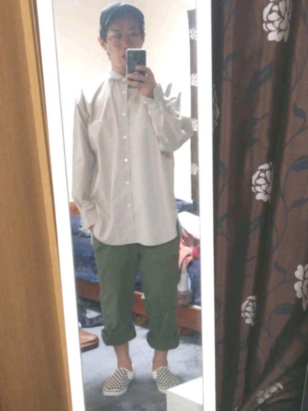 「UNIQLOのアイテム（パンツ、グリーン系）」を使った、ajtpgmwtamwgさん（メンズ・110cm）の春コーディネートの1枚目の写真
