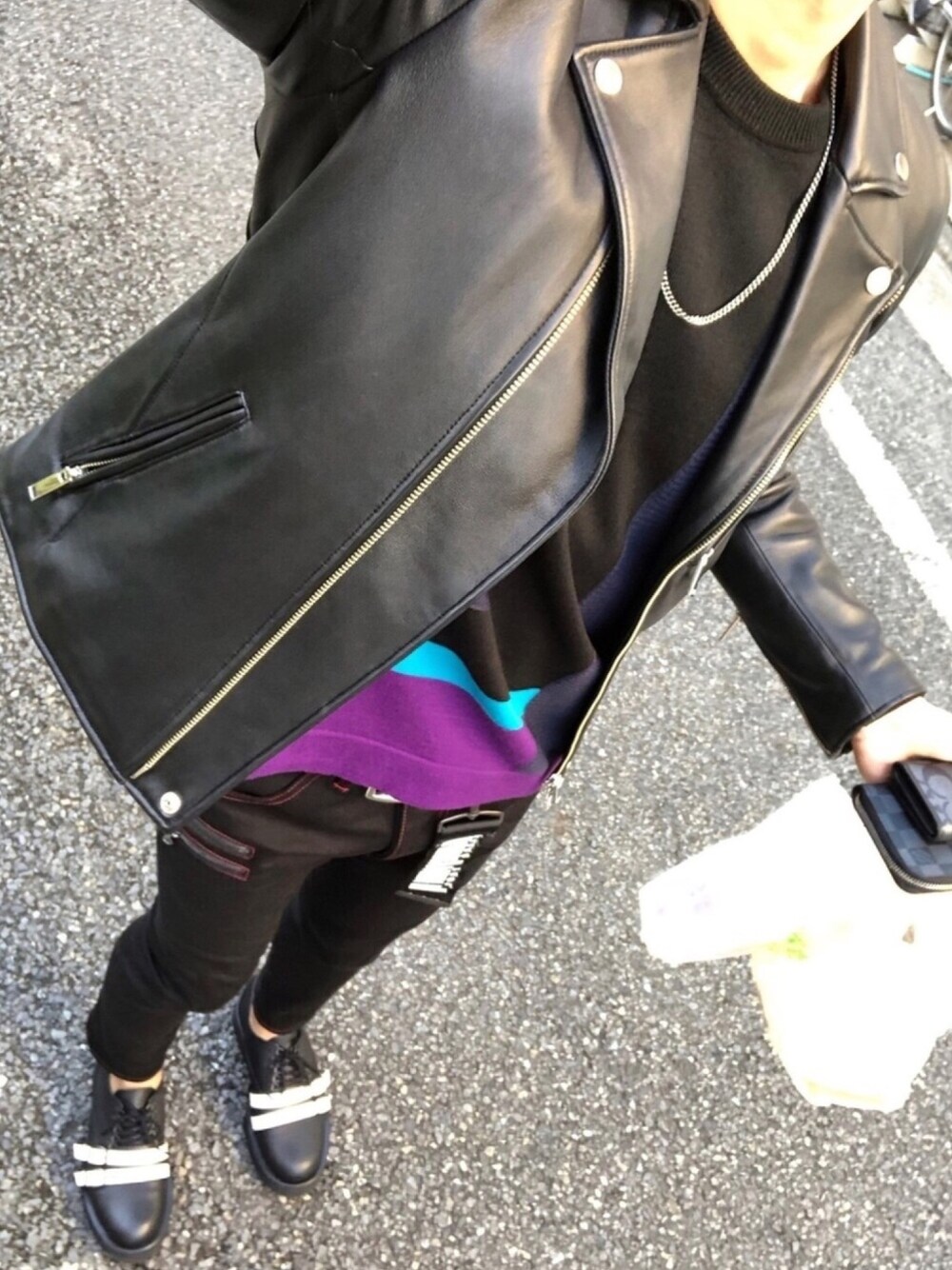 「STUDIOUS、SHAREEF」｜「STUDIOUSの【STUDIOUS】ラムレザーダブルライダースブルゾン（ライダースジャケット、ブラック系）」を使った、SENA☆さん（メンズ・179cm）の秋コーディネートの1枚目の写真