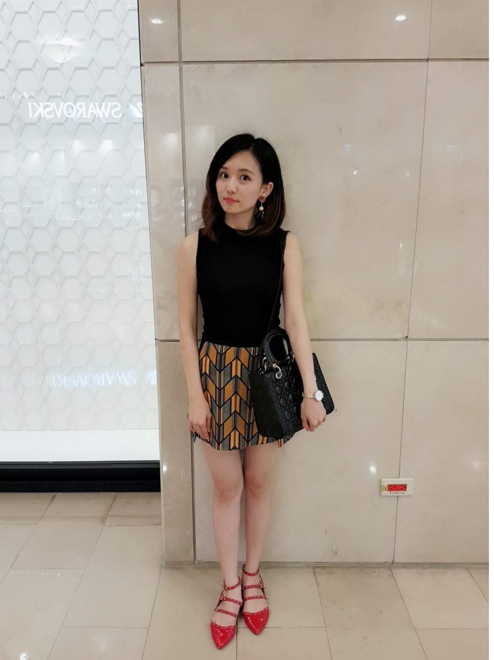 「ALDOのアイテム（サンダル、レッド系）」を使った、哲さん（レディース・158cm）の夏コーディネートの1枚目の写真