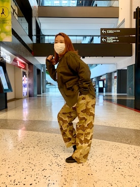 「カモ柄」｜「アイテム（スリッポン）」を使った、AIKAさん（レディース・156cm）の春コーディネート