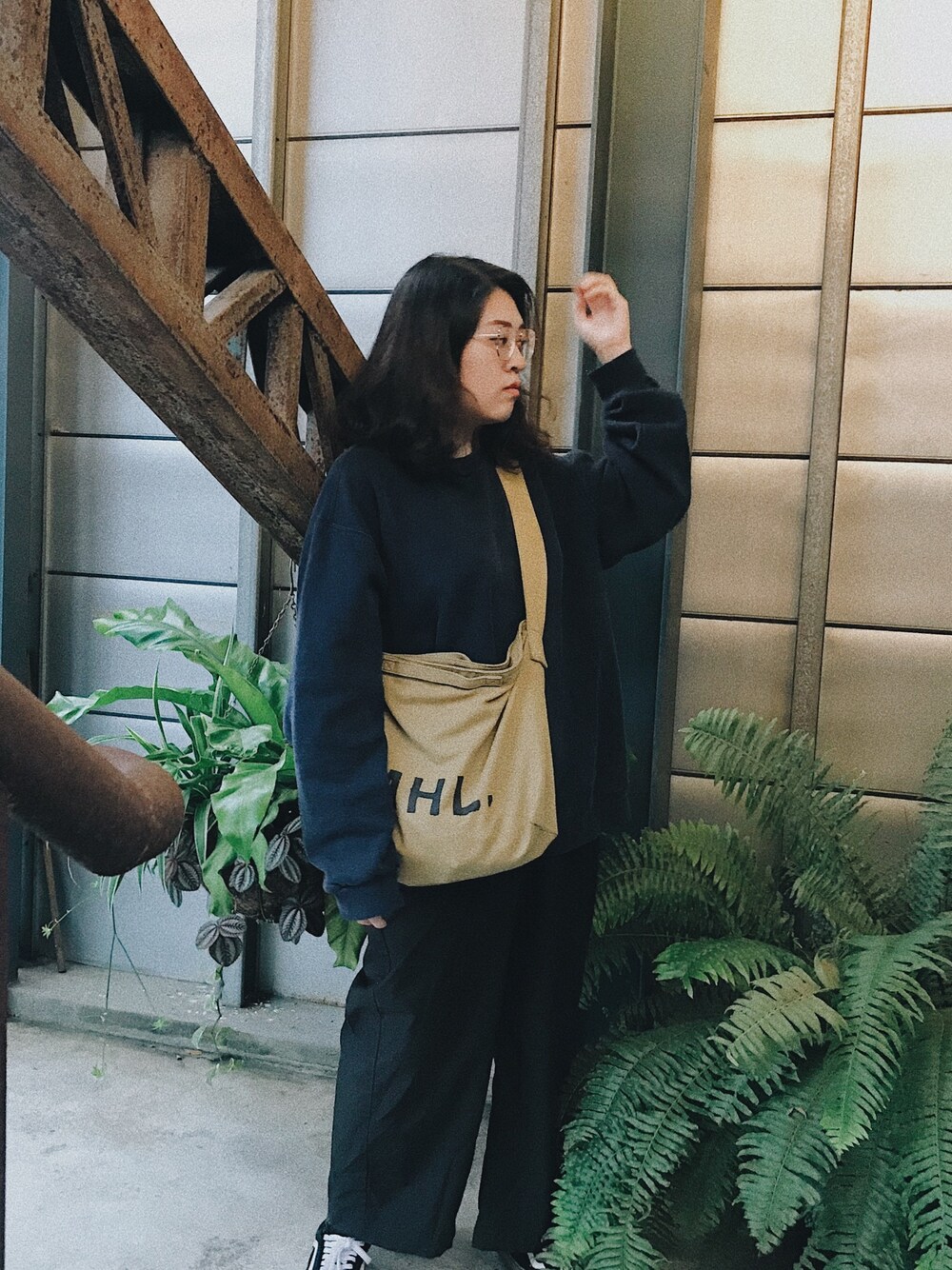 「屏東、竹田車站」｜「NIKEのアイテム（トップス、ブルー系）」を使った、妏倢さん（レディース・162cm）の冬コーディネートの1枚目の写真