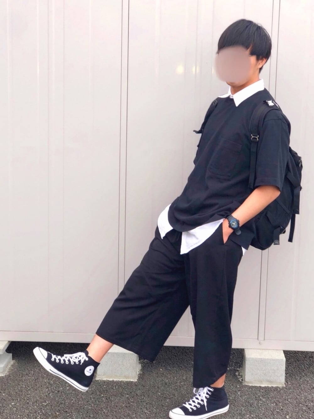 「ワイドパンツ、モノトーン、コンバース、レイヤードスタイル、休日スタイル、シンプル、Tシャツ、きれいめカジュアル、おしゃれさんと繋がりたい、いいね、save、フォローお願いします🤑」｜「CONVERSEのconverse(コンバース) NEXTAR110 HI(ネクスター110HI)（スニーカー、ブルー系）」を使った、yadaさん（メンズ・176cm）の夏コーディネートの1枚目の写真