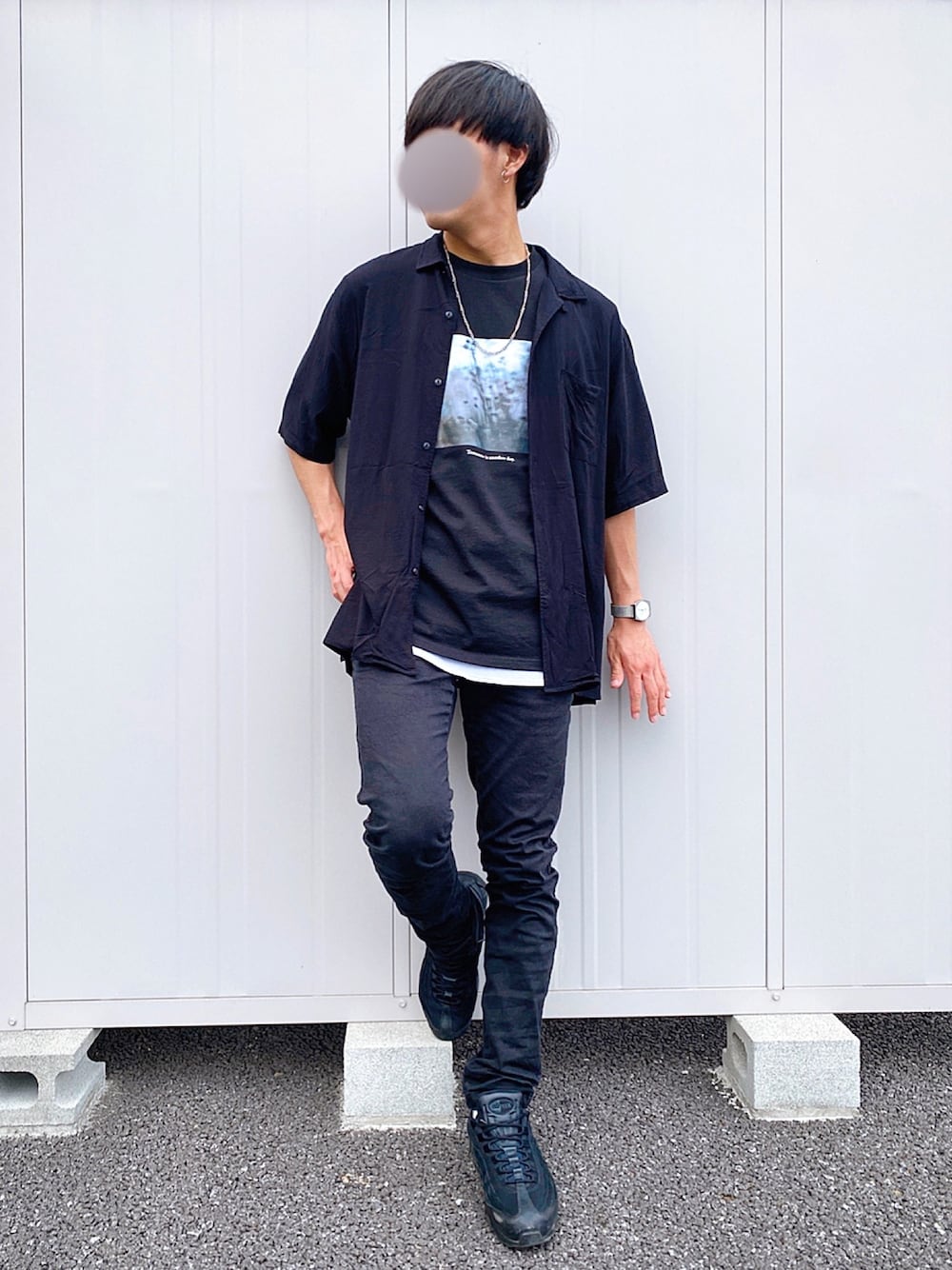 「プリントT、UNIQLO、NIKE、adidas、プチプラ、シンプル、黒スキニー、オープンカラーシャツ、きれいめカジュアル、おしゃれさんと繋がりたい」｜「MONO-MARTの別注プリントART 半袖 Tシャツ/ビッグシルエット アートプリントカットソー/GIRL WITH A PEARL EARING/VINCENT WILLEM VAN GOGH/THE LAST SUPPER（Tシャツ/カットソー、ブラック系）」を使った、yadaさん（メンズ・177cm）の夏コーディネートの1枚目の写真