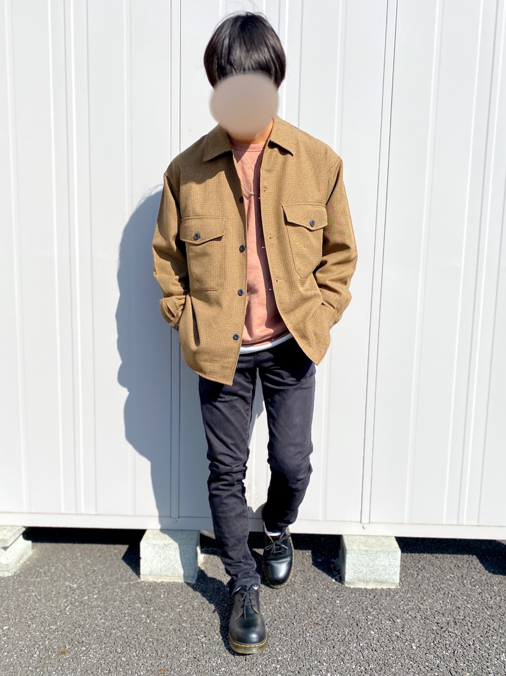 「CPOジャケット、Dr.Martens、UNIQLO、GU、adidas、秋のコーデ、ブラウン、ベージュ、チェック柄に恋してる、黒スキニー」｜「GUのアイテム（スウェット、ブラウン系）」を使った、yadaさん（メンズ・177cm）の秋コーディネートの1枚目の写真