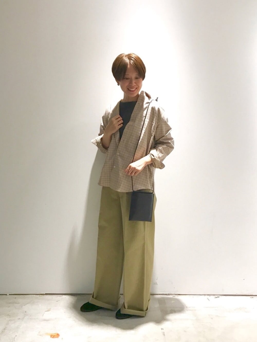 上質◆人気◆匿名配送◆オーラリー ページュワイドパンツ【4】チノ オーバーサイズ オーラリーから人気のワイドチノが登場♪ | andPheb Staff Blog