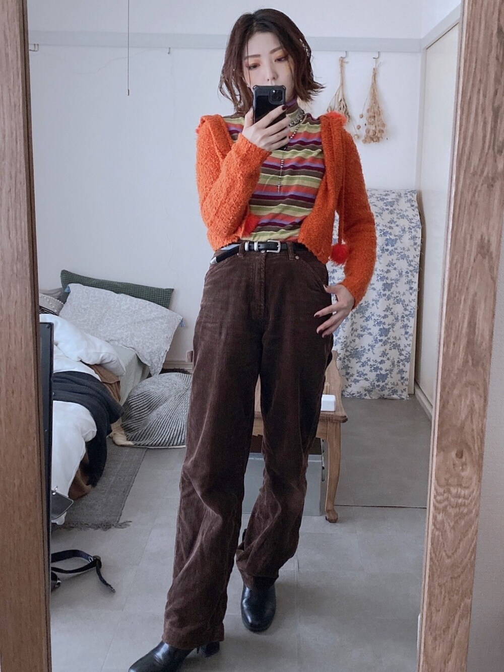 「古着、古着MIX、古着好きな人と繋がりたい、UNIF、オレンジ、ブラウン、秋冬コーデ、ootd」｜「funktique/usedのアイテム（その他パンツ、ブラウン系）」を使った、Nehanさん（レディース・159cm）の秋コーディネートの1枚目の写真