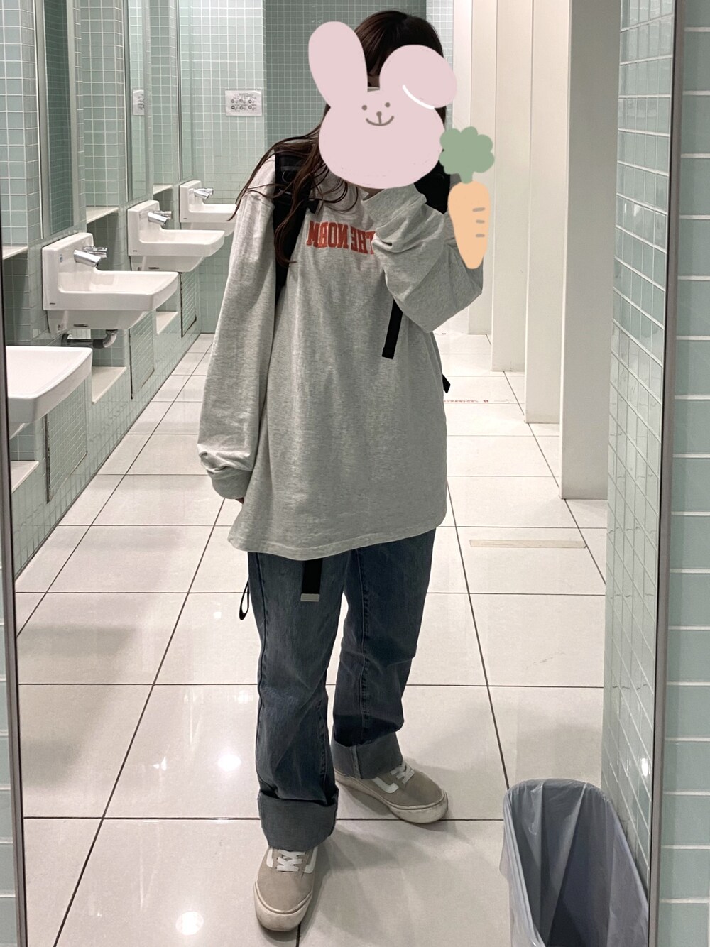 「メンズライク」｜「WHO'S WHO galleryのPERVERT カレッジロンT（Tシャツ/カットソー、ベージュ系）」を使った、Yukaさん（レディース・158cm）の春コーディネートの1枚目の写真