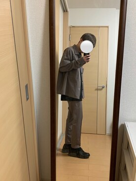 「EMMA CLOTHES（エマクローズ）のアイテム（トップス、ベージュ系）」を使った、んんさん（メンズ・171cm）の春コーディネート