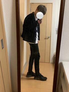 「部屋撮り」｜「アイテム（デニムジャケット）」を使った、んんさん（メンズ・171cm）の春コーディネート