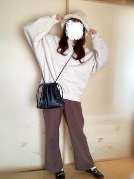 「NEUNA（ヌナ）の2wayセミワイドカラースラックスパンツ（スラックス）」を使った、るあさん（レディース・160cm）の冬コーディネート