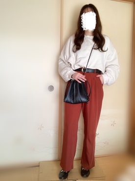 「NEUNA（ヌナ）の2wayセミワイドカラースラックスパンツ（スラックス）」を使った、るあさん（レディース・160cm）の冬コーディネート