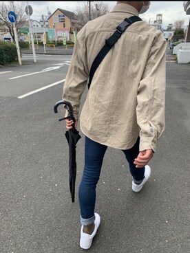 「GU（ジーユー）のアイテム（Shirts、ベージュ系）」を使った、わにさんの春コーディネート