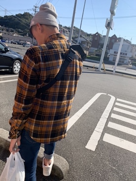 「UNIQLO（ユニクロ）のアイテム（Shirts、オレンジ系）」を使った、わにさんの春コーディネート