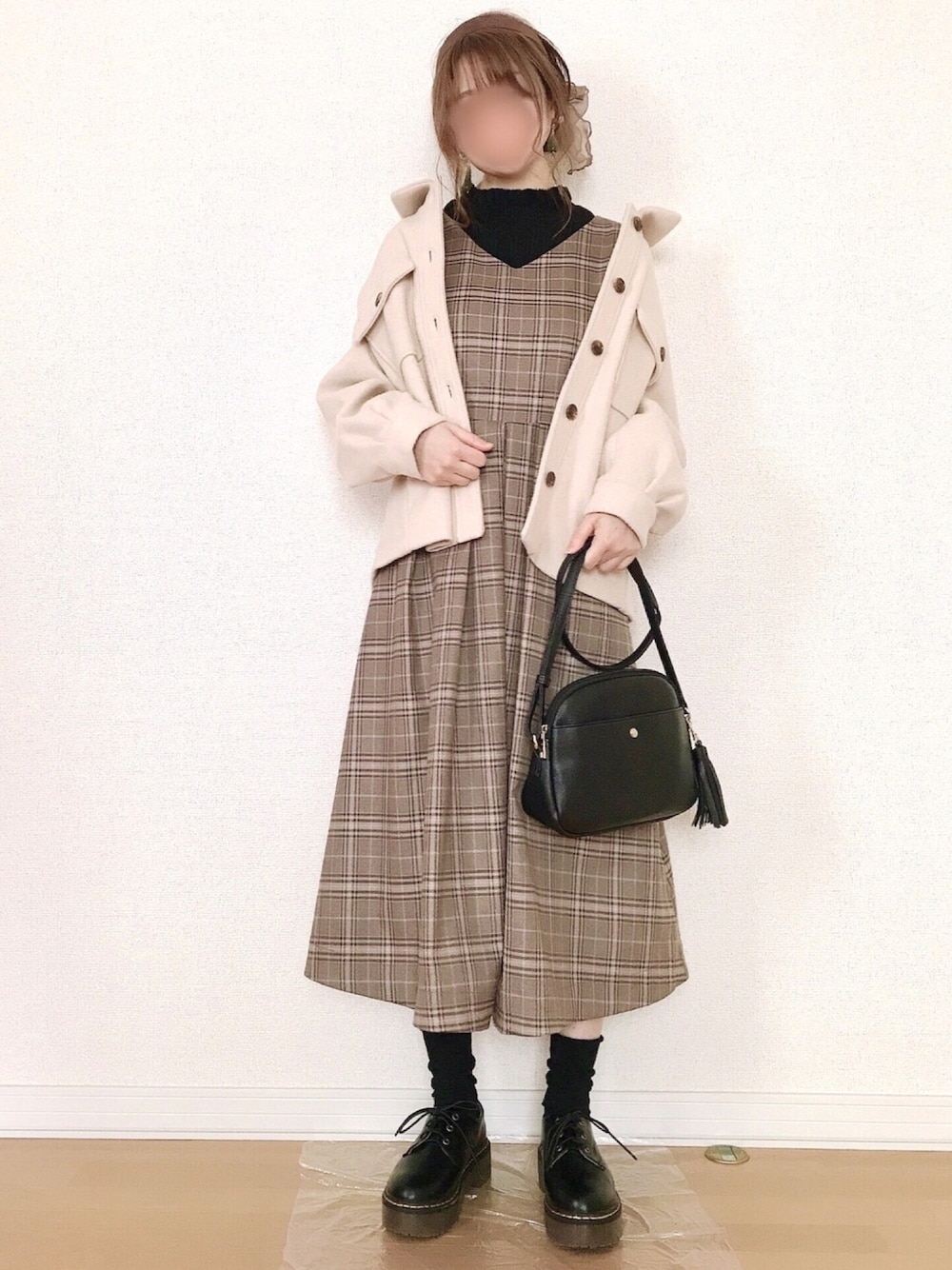 ãã©ãŠã³ç³»ã®ãžã£ã³ããŒã¹ã«ãŒãããã©ãŠã³ç³»ã®ããã/ã»ãŒã¿ãŒããã¯ã€ãç³»ã®ãã®ä»ã¢ãŠã¿ãŒãççšããã¬ãã£ãŒã¹ã®å¬ã³ãŒãã£ããŒãã®1æç®ã®åç