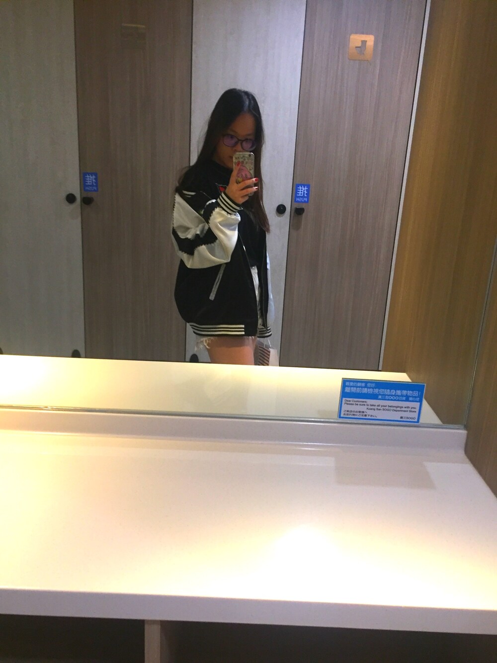 「ootd、outfit、summer」｜「橫須賀のアイテム（カバーオール、ブラック系）」を使った、王姿婷さん（レディース・155cm）の春コーディネートの1枚目の写真