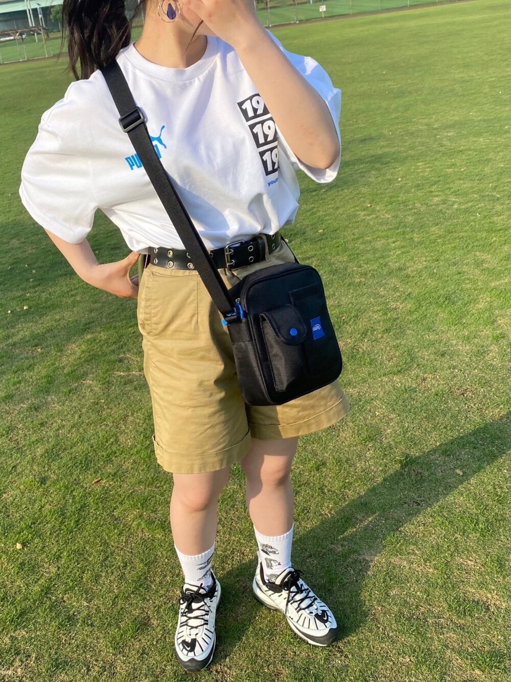 「休日スタイル、夏、低身長コーデ、ビックシルエット、ショルダーバッグ、着回しコーデ、シンプル、ストリート、メンズライク、ハーフパンツ」｜「PUMAのアイテム（Tシャツ/カットソー、ホワイト系）」を使った、Kohakuさん（レディース・149cm）の夏コーディネートの1枚目の写真