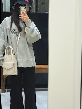 「Guess（ゲス）のアイテム（スウェット）」を使った、Kohakuさん（レディース・149cm）の秋コーディネート