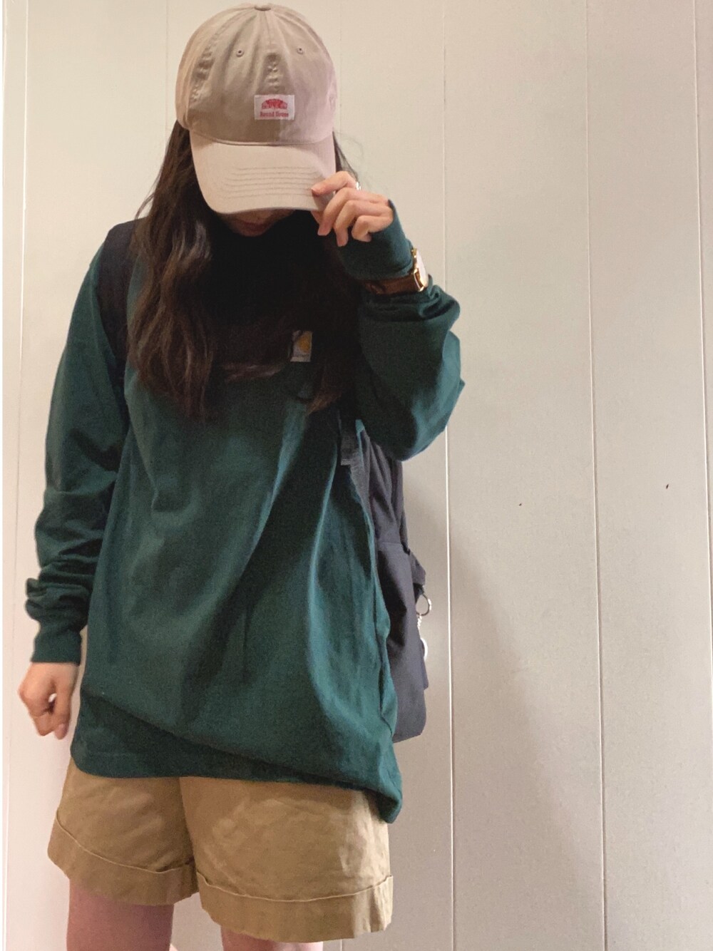 「シンプル、秋冬コーデ、プチプラコーデ、低身長、低身長コーデ、ストリート、ハーフパンツ、ロンT、グリーン、カジュアル」｜「ROUND HOUSEのROUND HOUSE / RH WASHED TWILL BB CAP_lbi（キャップ、ベージュ系）」を使った、Kohakuさん（レディース・149cm）の秋コーディネートの1枚目の写真