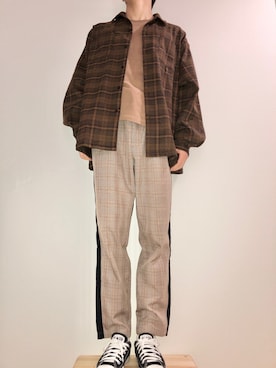 「柄×柄」｜「アイテム（スラックス）」を使った、見る専さん（メンズ・171cm）の春コーディネート