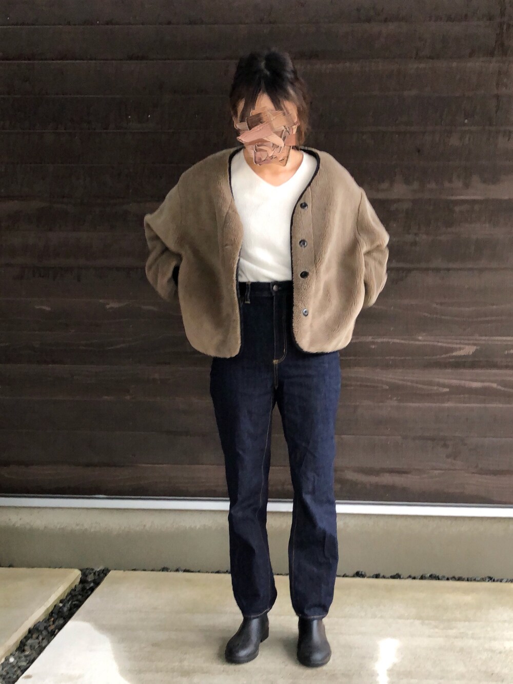 「平成最後のWEARISTAセンバツ、雨の日コーデ、長靴、楽チンコーデ、ラフ、ハイウエストストレートジーンズ、ハイウエスト、デニムパンツ、ボア、ラクチンコーデ」｜「CIAOPANIC TYPYのリバーシブルボアブルゾン（ブルゾン、ブラック系）」を使った、𝚔𝚘さん（レディース・160cm）の春コーディネートの1枚目の写真